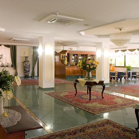 Valdenza Hotel Campegine エクステリア 写真