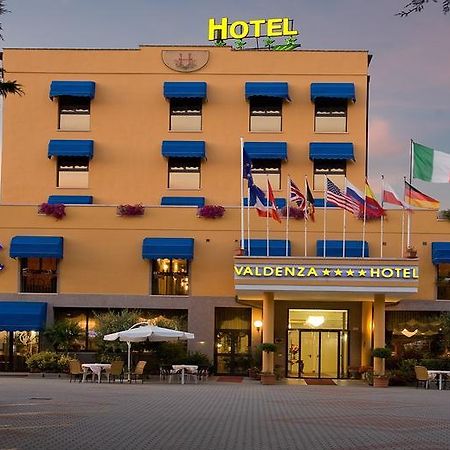 Valdenza Hotel Campegine エクステリア 写真