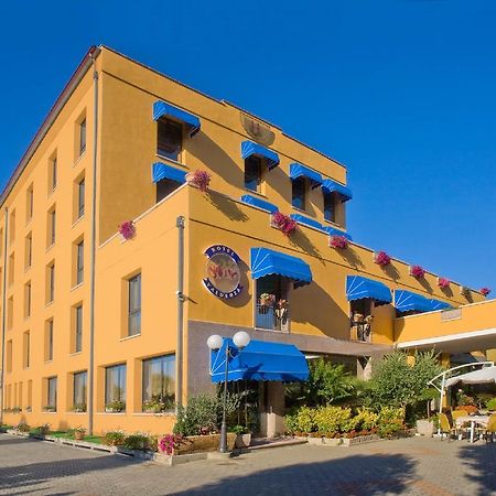 Valdenza Hotel Campegine エクステリア 写真