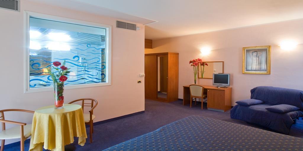 Valdenza Hotel Campegine エクステリア 写真