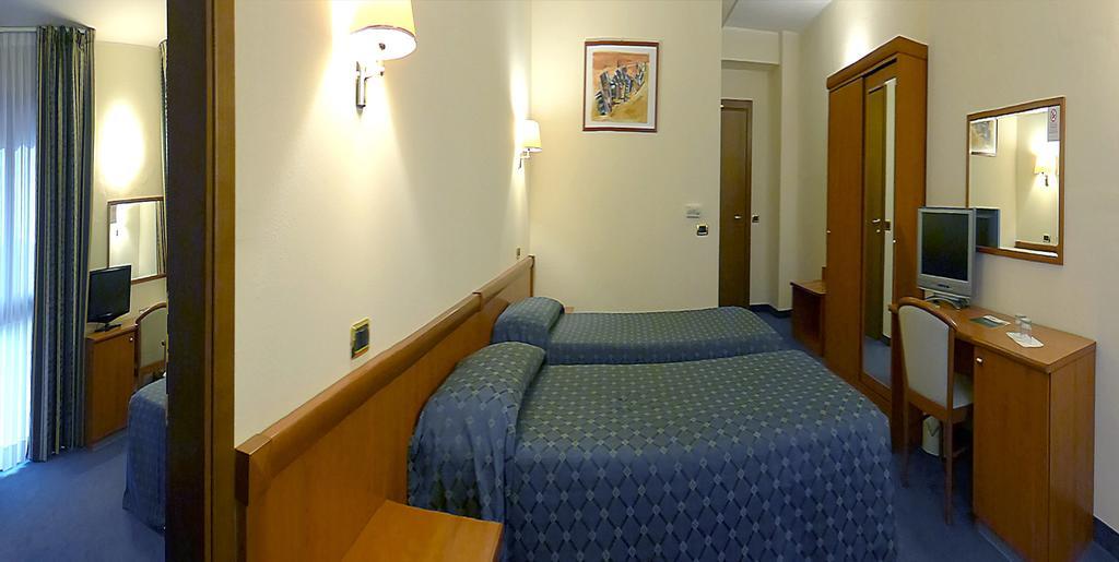 Valdenza Hotel Campegine エクステリア 写真