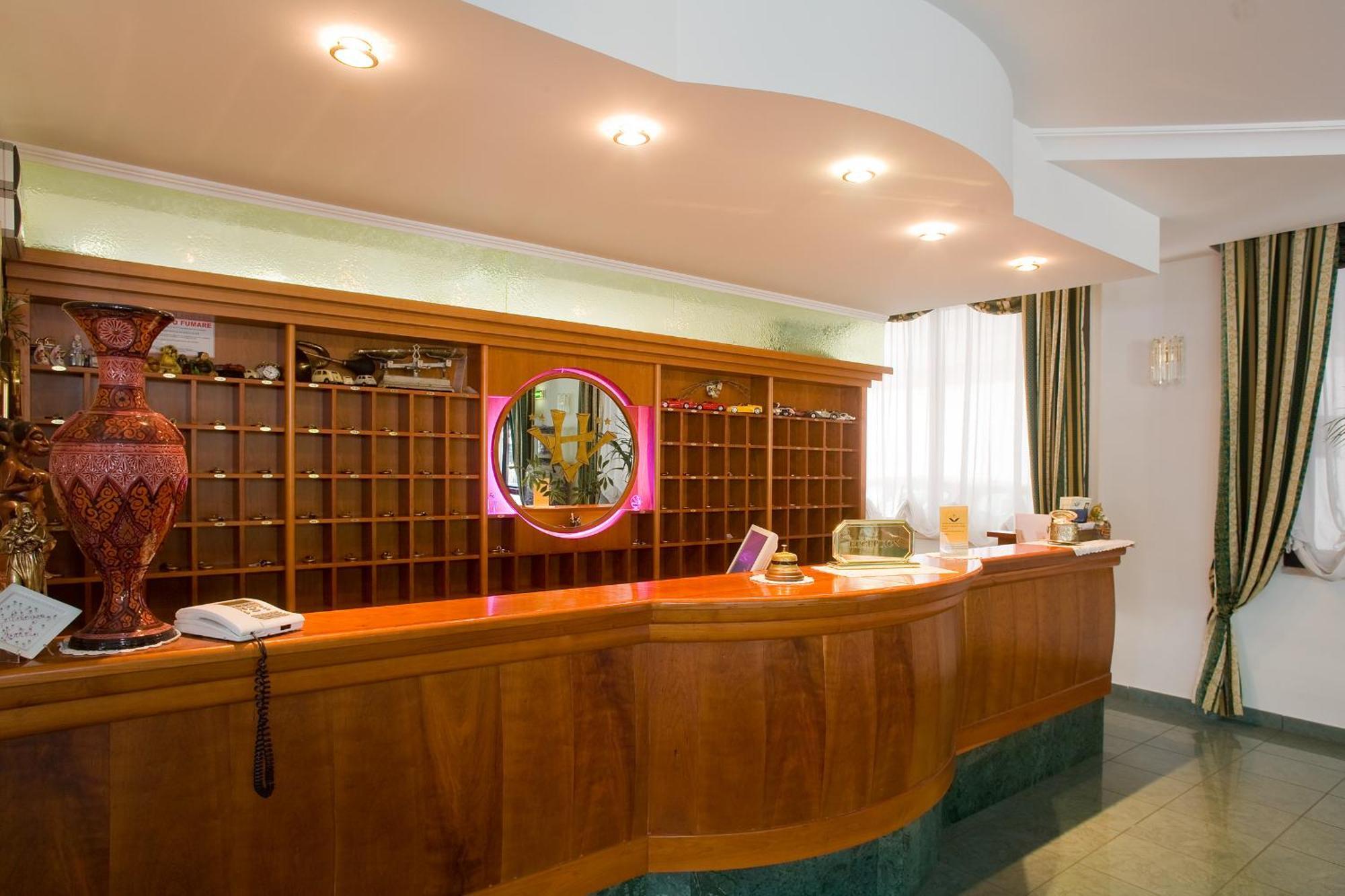 Valdenza Hotel Campegine エクステリア 写真