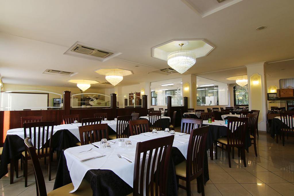 Valdenza Hotel Campegine エクステリア 写真