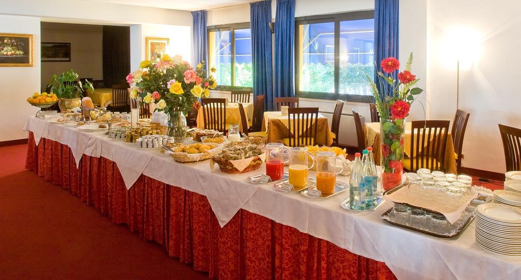 Valdenza Hotel Campegine エクステリア 写真