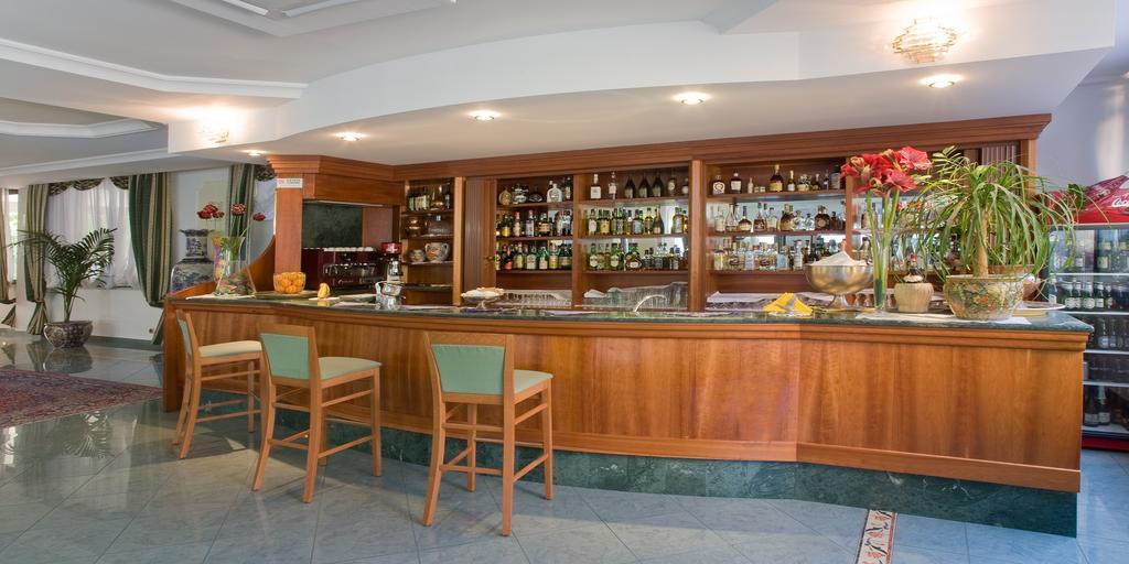 Valdenza Hotel Campegine エクステリア 写真