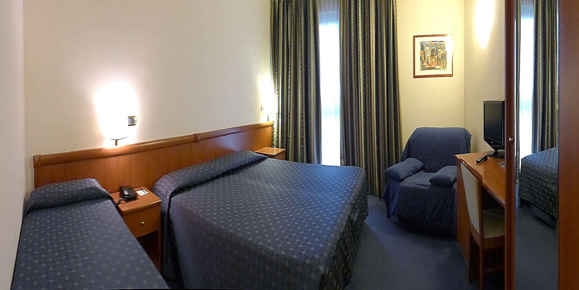Valdenza Hotel Campegine エクステリア 写真