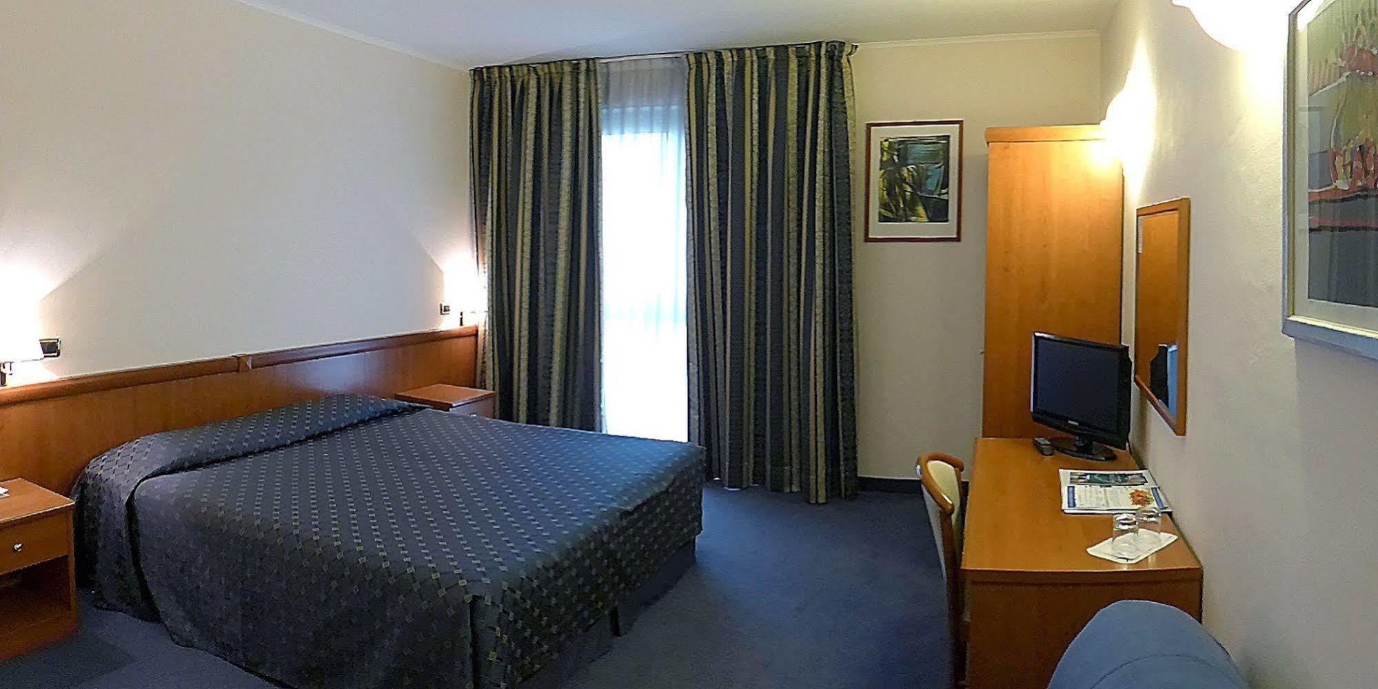 Valdenza Hotel Campegine エクステリア 写真